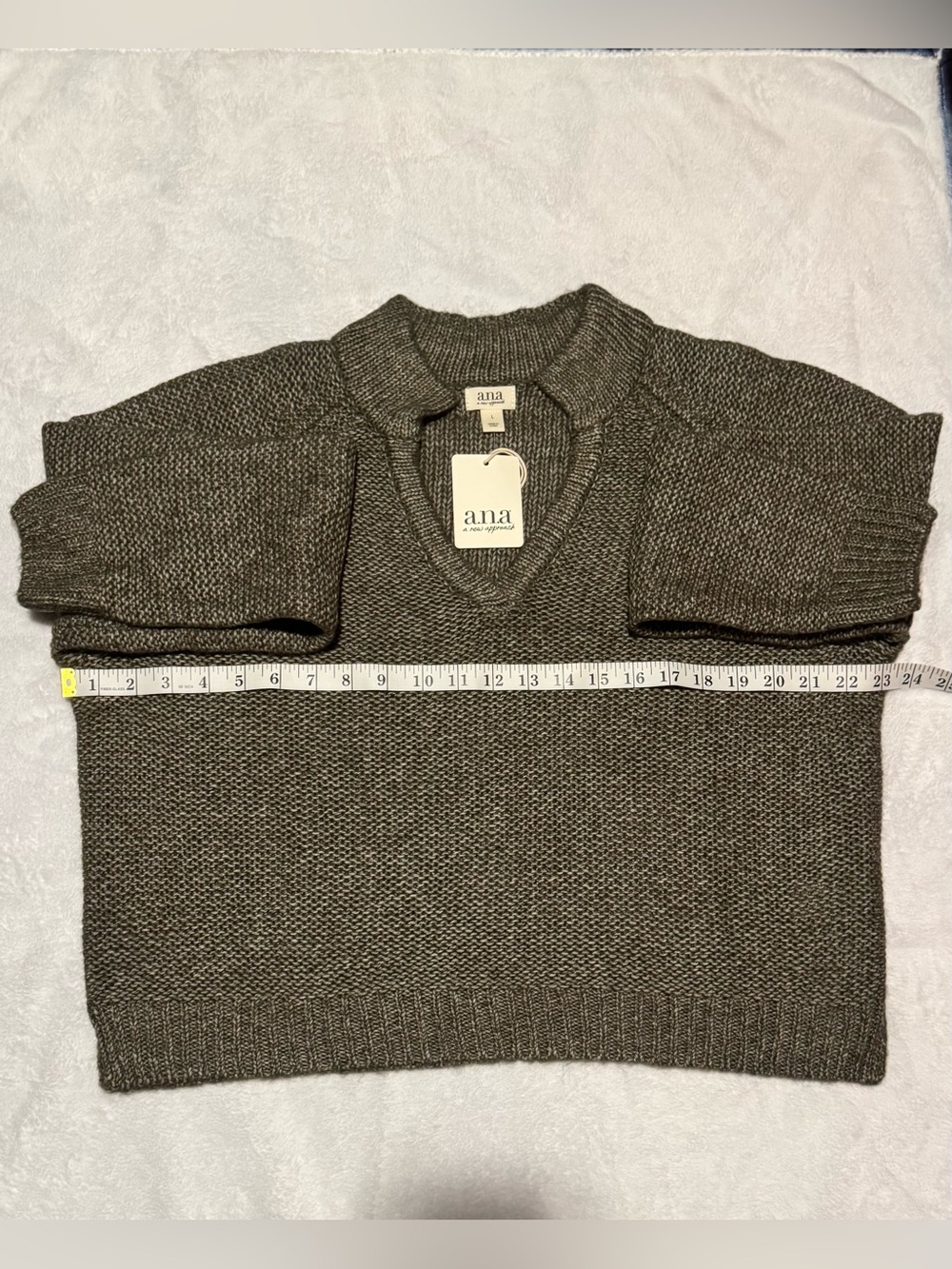 a.n.a A New Approach Olive V-Neck Textured Pullover - Picture 4 of 6